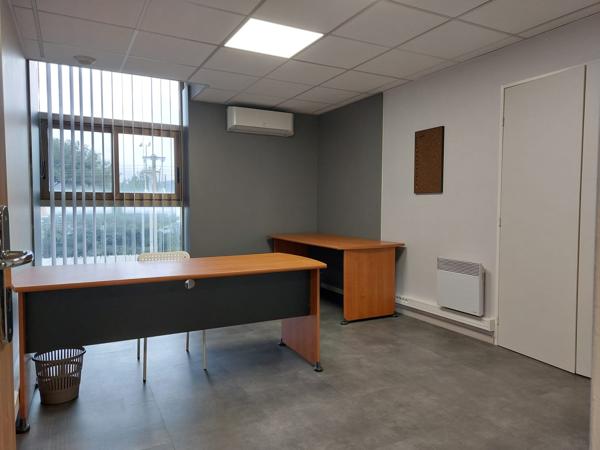 Bureaux rénovés meublés à louer - Les Playes - Six-Fours