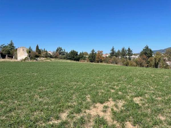 TERRAIN à bâtir 1ha 33a 42ca