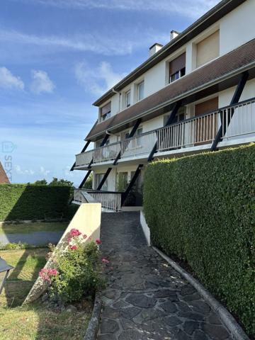 Appartement en bord de mer avec vue