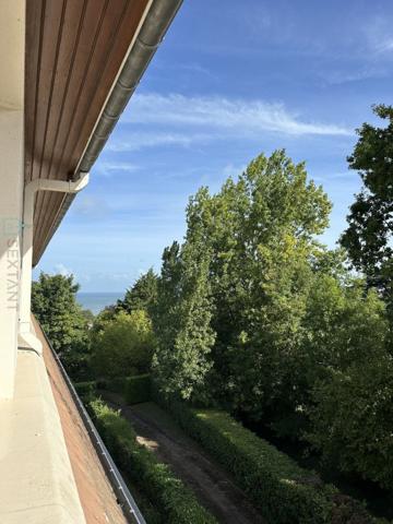 Appartement en bord de mer avec vue