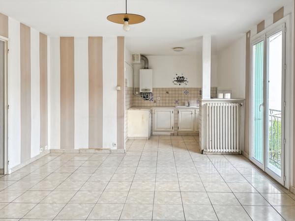 Châteaurenard (13160) T3 de 62 m2 avec balcon, cave et une place de parking