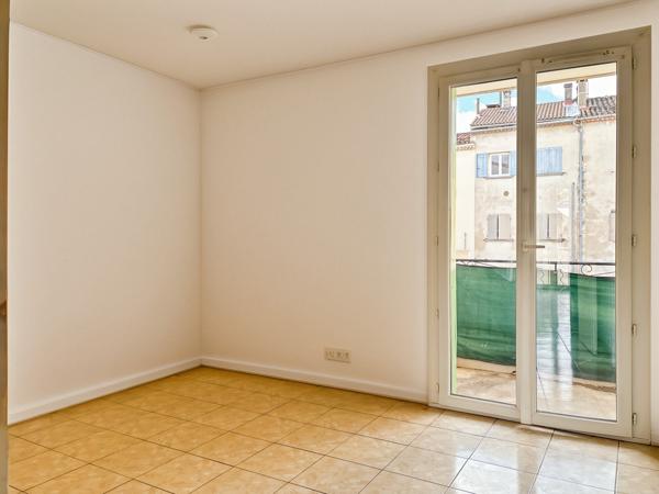 Châteaurenard (13160) T3 de 62 m2 avec balcon, cave et une place de parking