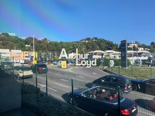 Bureaux rénovés 168 m² à louer Mougins - Proximité Sophia Antipolis