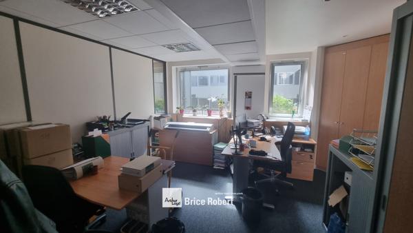 Bureaux à louer Lyon bureaux lumineux dans un immeuble rénové secteur Part-Dieu