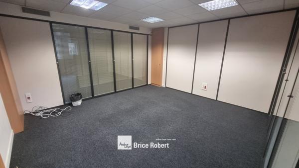 Bureaux à louer Lyon bureaux lumineux dans un immeuble rénové secteur Part-Dieu