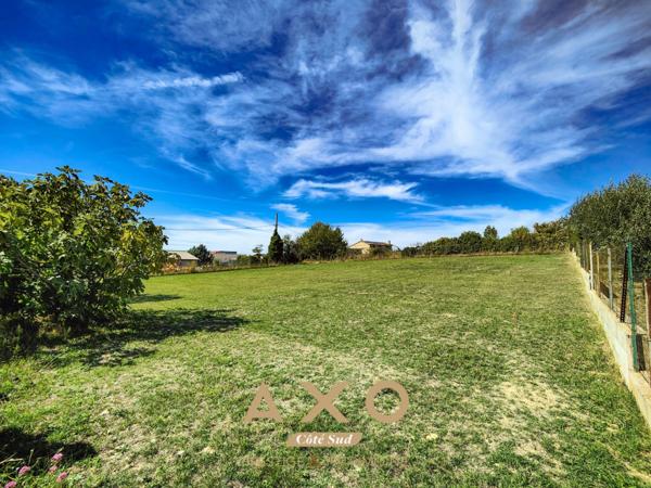 VALENSOLE - TERRAIN CONSTRUCTIBLE - 1000 M² - PISCINABLE - NON VIABILISÉ - SUD-EST