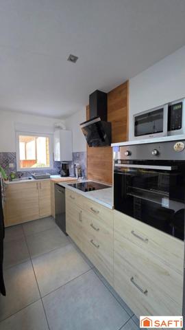 Belle maison T4 rénovée, en centre ville avec cour et garage