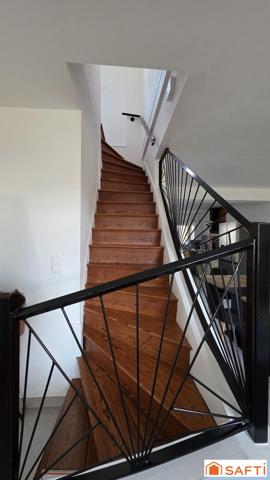 Belle maison T4 rénovée, en centre ville avec cour et garage