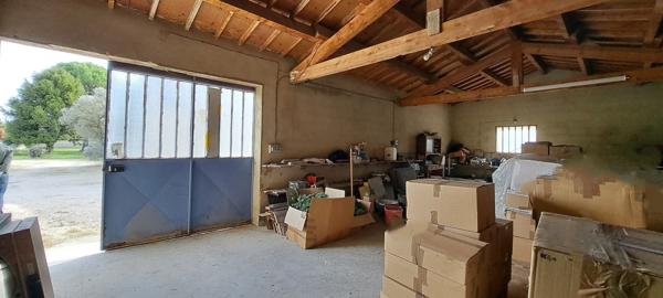 Althen-des-Paluds (84210) VILLA AVEC HANGAR