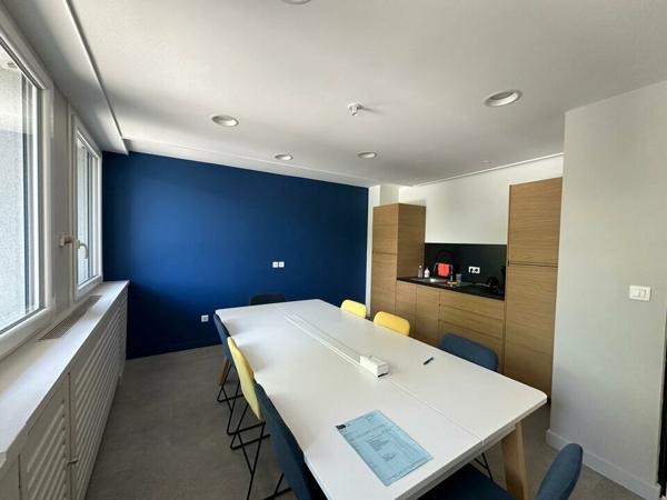 BUREAU 15M² - A LOUER - ACCES PMR - au cœur de La Roche-sur-Yon