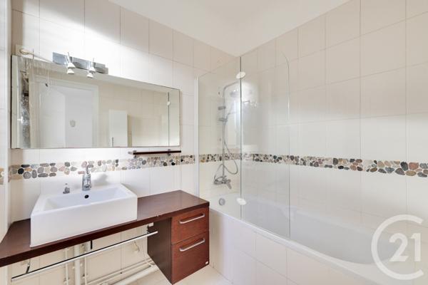 Appartement F3 à vendre  3 pièces - 66,06 m2 PARIS - 75015