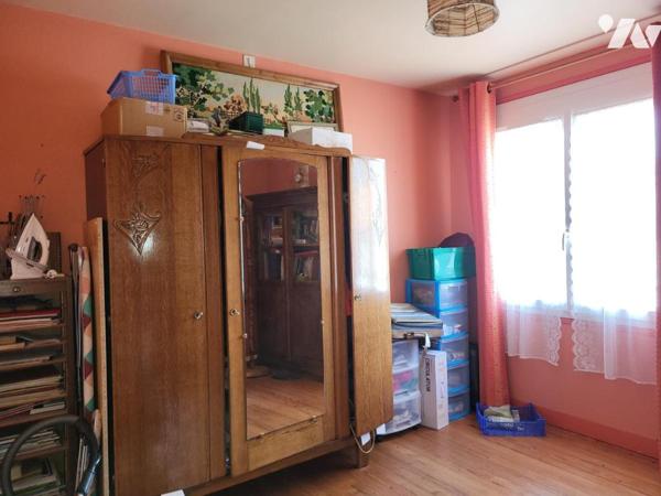 ST MARTIN DES BESACES : MAISON D'HABITATION AVEC JARDIN
