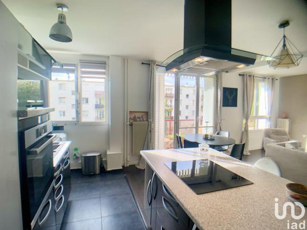 Location appartement 3 pièces 68 m² Colombes