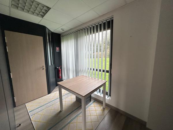 BUREAU-LOCAUX A LOUER 112M2 GUÉRANDE