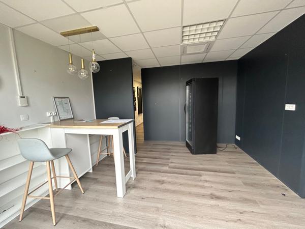 BUREAU-LOCAUX A LOUER 112M2 GUÉRANDE