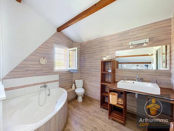 Vente                                                      Maison
                        
                     5 pièces                      168 m2                     à Aureilhan