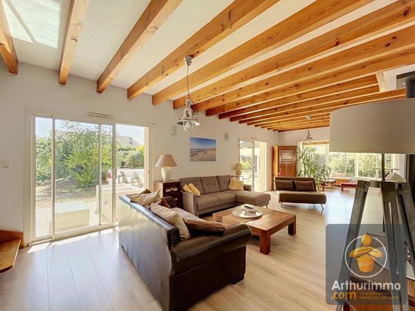 Vente                                                      Maison
                        
                     5 pièces                      168 m2                     à Aureilhan