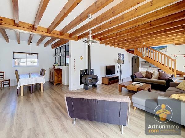 Vente                                                      Maison
                        
                     5 pièces                      168 m2                     à Aureilhan