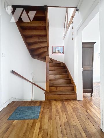 Immeuble - RIANTEC - Local commercial et Appartement en duplex avec terrasse