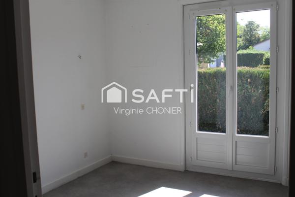 Maison avec vie de plain-pied élevée sur sous-sol complet