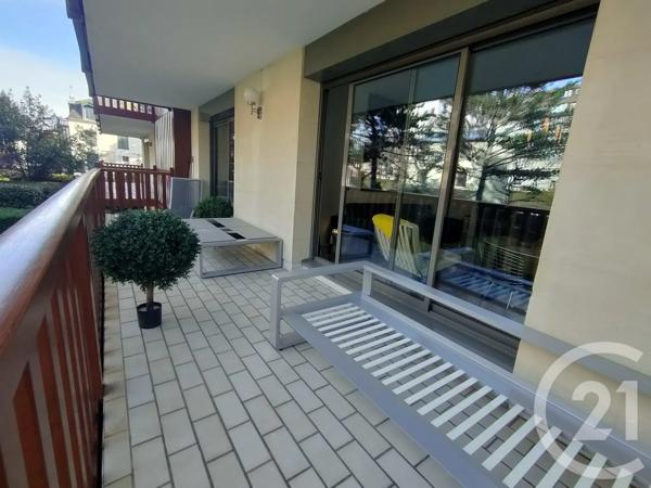 Appartement F3 à vendre  3 pièces - 60,01 m 2   DEAUVILLE  - 14