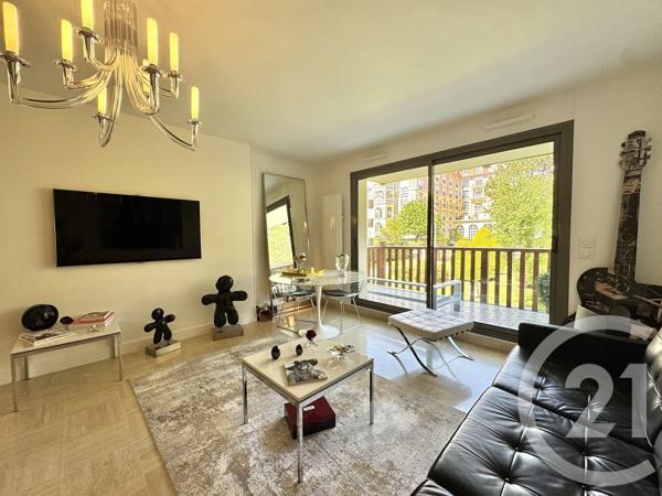 Appartement F3 à vendre  3 pièces - 60,01 m 2   DEAUVILLE  - 14