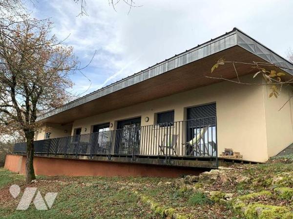 A VENDRE : Maison contemporaine avec de beaux volumes de 2015, sur les hauteurs de SOUILLAC (Lo...