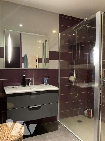 A VENDRE : Maison contemporaine avec de beaux volumes de 2015, sur les hauteurs de SOUILLAC (Lo...