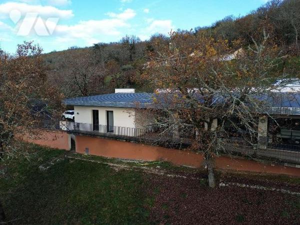 A VENDRE : Maison contemporaine avec de beaux volumes de 2015, sur les hauteurs de SOUILLAC (Lo...