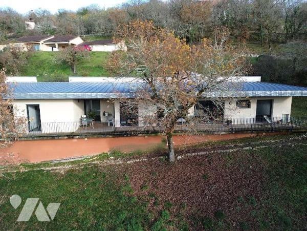 A VENDRE : Maison contemporaine avec de beaux volumes de 2015, sur les hauteurs de SOUILLAC (Lo...