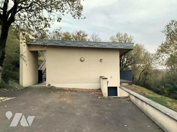 A VENDRE : Maison contemporaine avec de beaux volumes de 2015, sur les hauteurs de SOUILLAC (Lo...