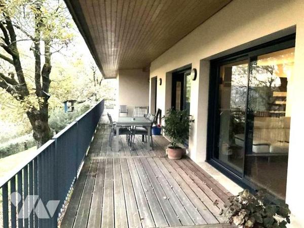 A VENDRE : Maison contemporaine avec de beaux volumes de 2015, sur les hauteurs de SOUILLAC (Lo...