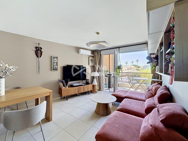 APPARTEMENT T2 DERNIER ETAGE - SAINT AUNES