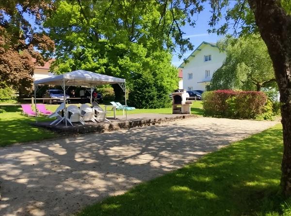 Dpt Vosges (88), à vendre BAINS LES BAINS immeuble 9 logements / Terrain de 2226 m² / Curistes