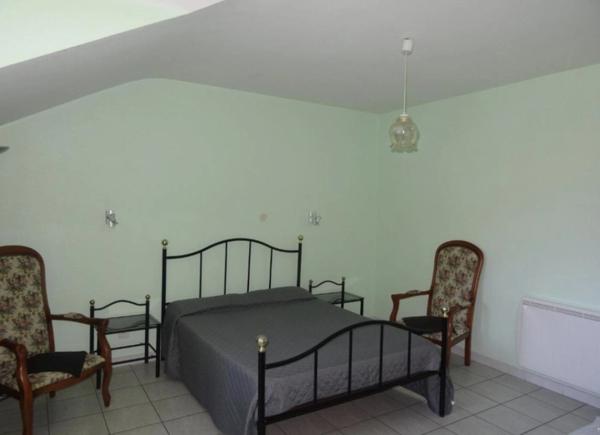 Dpt Vosges (88), à vendre BAINS LES BAINS immeuble 9 logements / Terrain de 2226 m² / Curistes