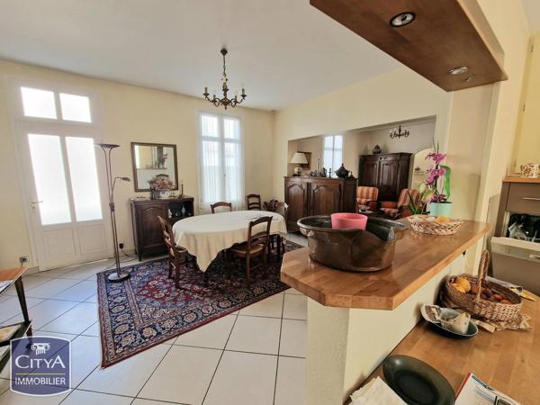 Maison à vendre 9 pièces 196m² Saumur (49400)