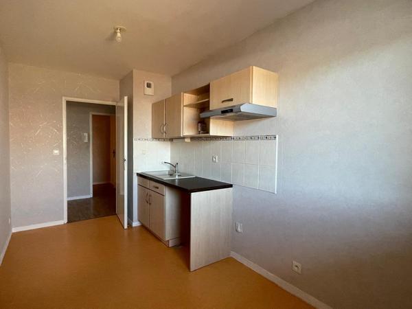 Appartement
         3 pièces
        - 64 m² 171 200 € *