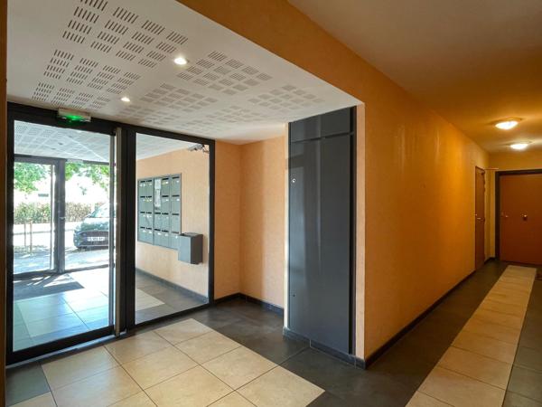 Appartement
         3 pièces
        - 64 m² 171 200 € *