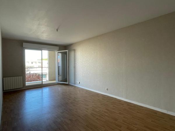 Appartement
         3 pièces
        - 64 m² 171 200 € *