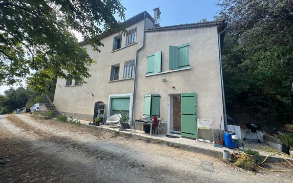 Immeuble à vendre    4 pièces •  Valensole