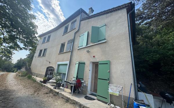 Immeuble à vendre    4 pièces •  Valensole