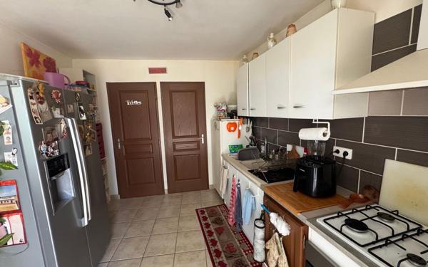 Immeuble à vendre    4 pièces •  Valensole