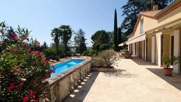 Demeure familiale avec piscine, terrasse et jardin arboré – Lot-et-Garonne