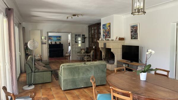 Demeure familiale avec piscine, terrasse et jardin arboré – Lot-et-Garonne