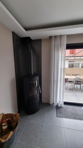 Maison  6 pièce(s) 160 m2 au sol, garage et terrasses