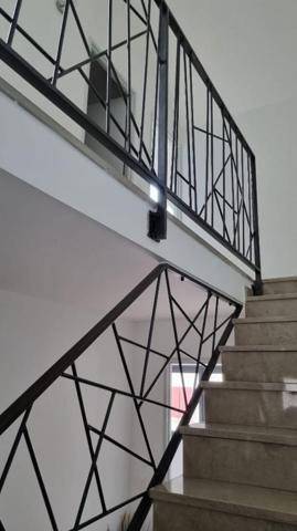 Maison  6 pièce(s) 160 m2 au sol, garage et terrasses