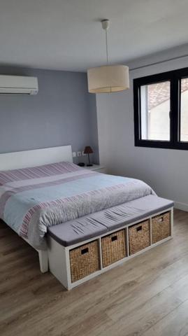 Maison  6 pièce(s) 160 m2 au sol, garage et terrasses