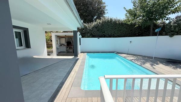 VILLA FAMILIALE AVEC PISCINE ET DÉPENDANCES – BASTELICACCIA