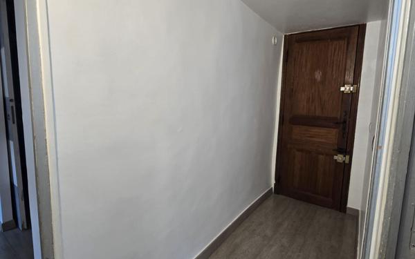 Appartement à louer    3 pièces • 46,97 m2 Grans