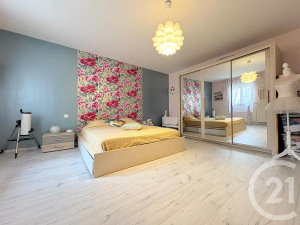 Maison à vendre  6 pièces - 153,60 m 2   ST QUENTIN  - 02